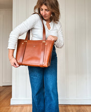 Load image into Gallery viewer, Large Tote in Italian Chestnut Vegetable Tanned Leather