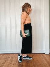 Load image into Gallery viewer, Medium Clutch in Emerald- Gemstone Collection