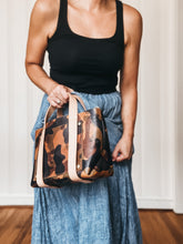 Load image into Gallery viewer, Small Tote in British Tan Camoflauge Milled Vegetable Tanned Leather with Natural DeLuxe Straps
