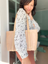 Load image into Gallery viewer, Medium Tote in Natural Vegetable Tanned Leather