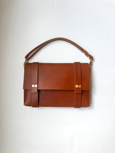 Medium Clutch in Italian Chestnut Vegetable Tanned Leather