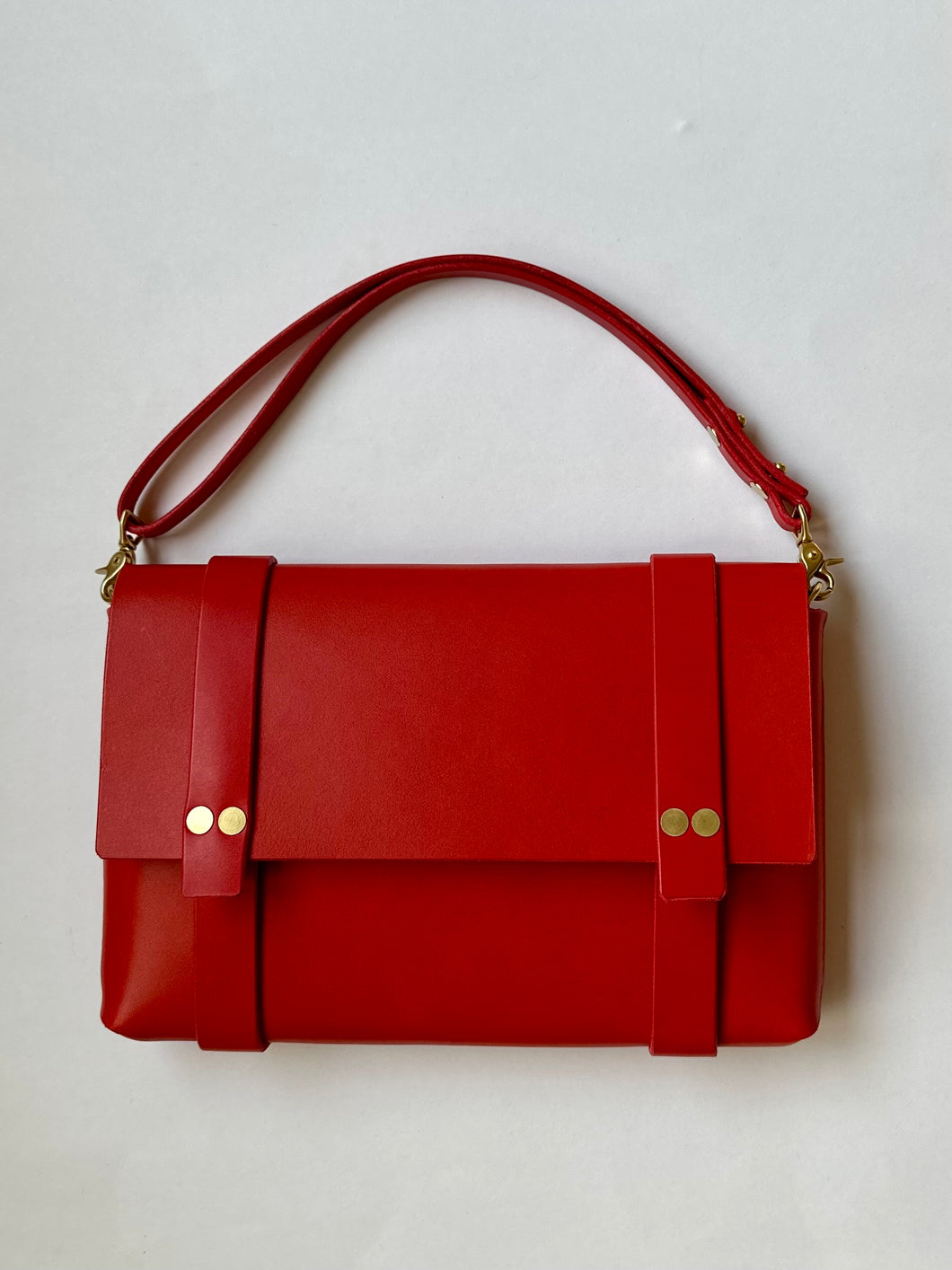 Medium Clutch in Poppy Red with Short Handle