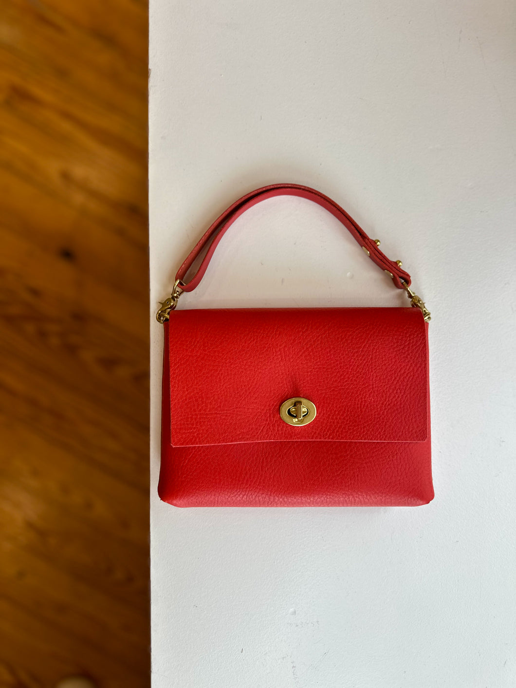 Mini Twist Lock in Milled Poppy with Shortie leather handle