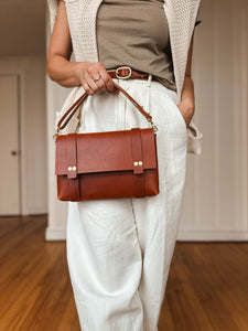 Medium Clutch in Italian Chestnut Vegetable Tanned Leather