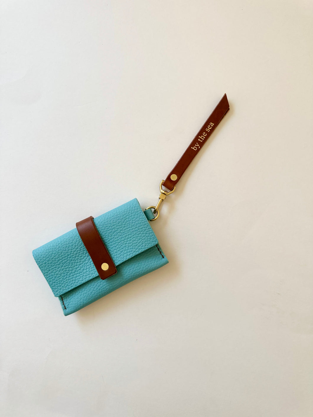 Card Wallet in Poolside Blue Vegetable Tanned Leather with Cognac Strap