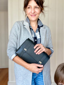 Medium Clutch in Black Vegetable Tanned Leather with Shortie Handle