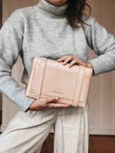 Load image into Gallery viewer, Medium Clutch in Natural DeLuxe Vegetable Tanned Leather
