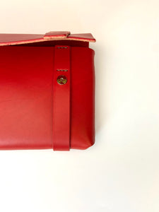 Medium Clutch in Red Vegetable Tanned Leather